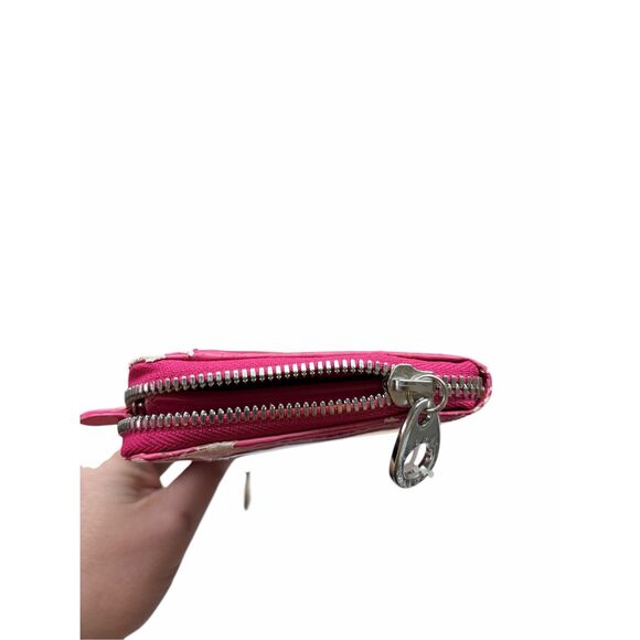 Victoria’s Secret Faux Leather zip around wallet classic edition some wear and p - Picture 6 of 6